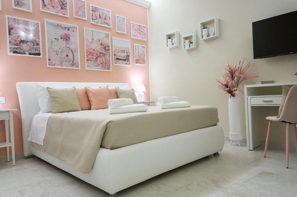 Camera Rosa del B&B Colors Lesina – stanza accogliente e luminosa con miglior prezzo garantito sul sito ufficiale